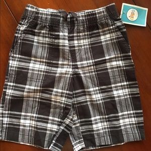 New Circo Youth Boy Plaid shorts size 5T